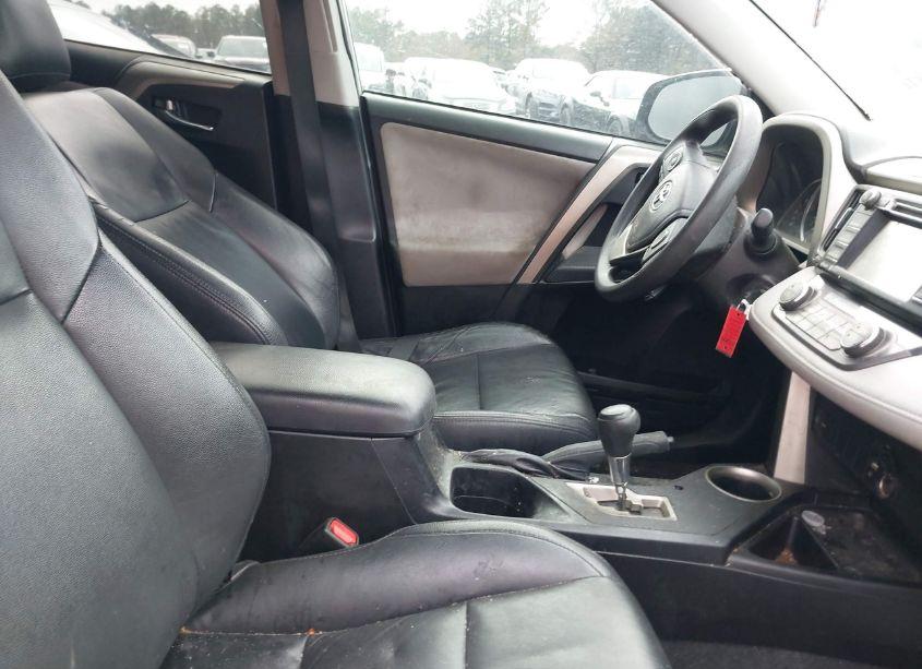 Photo 5 of 2015 Toyota Rav4 XLE (VIN 2T3WFREVXFW233342)