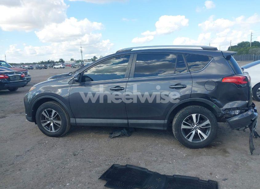 Photo 14 of 2016 Toyota Rav4 XLE (VIN 2T3WFREVXGW240213)