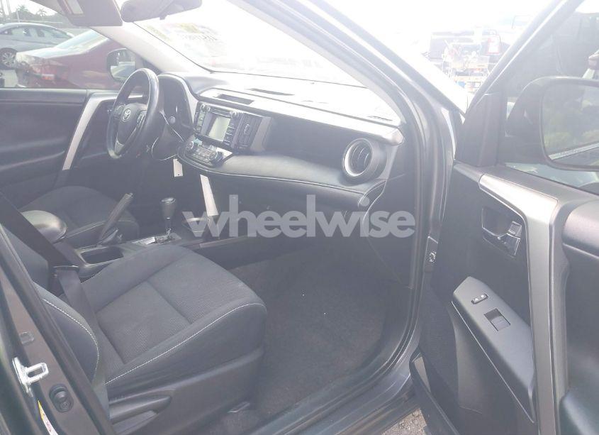 Photo 5 of 2016 Toyota Rav4 XLE (VIN 2T3WFREVXGW240213)