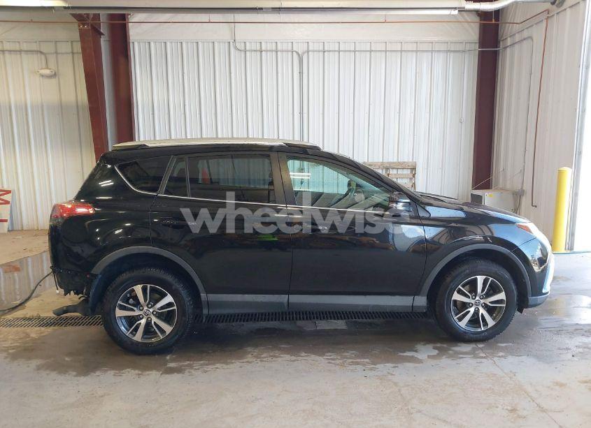 Photo 13 of 2016 Toyota Rav4 XLE (VIN 2T3WFREVXGW252362)