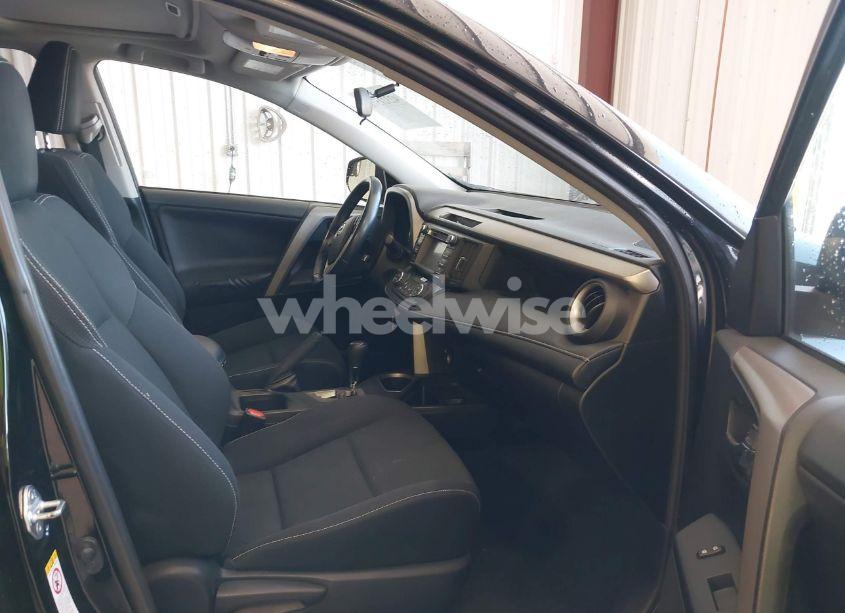 Photo 5 of 2016 Toyota Rav4 XLE (VIN 2T3WFREVXGW252362)