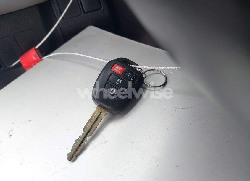 Photo 11 of 2016 Toyota Rav4 XLE (VIN 2T3WFREVXGW302855)