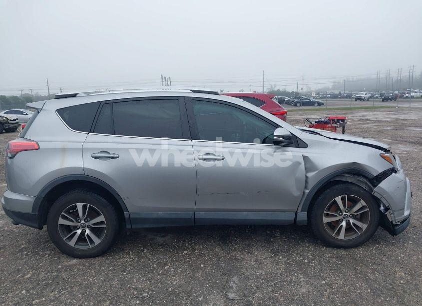 Photo 13 of 2016 Toyota Rav4 XLE (VIN 2T3WFREVXGW302855)