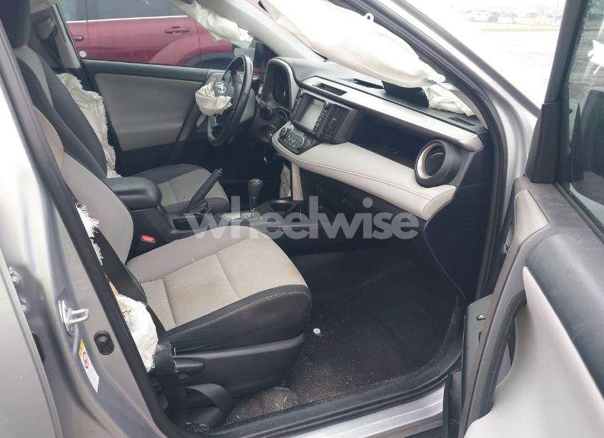 Photo 5 of 2016 Toyota Rav4 XLE (VIN 2T3WFREVXGW302855)