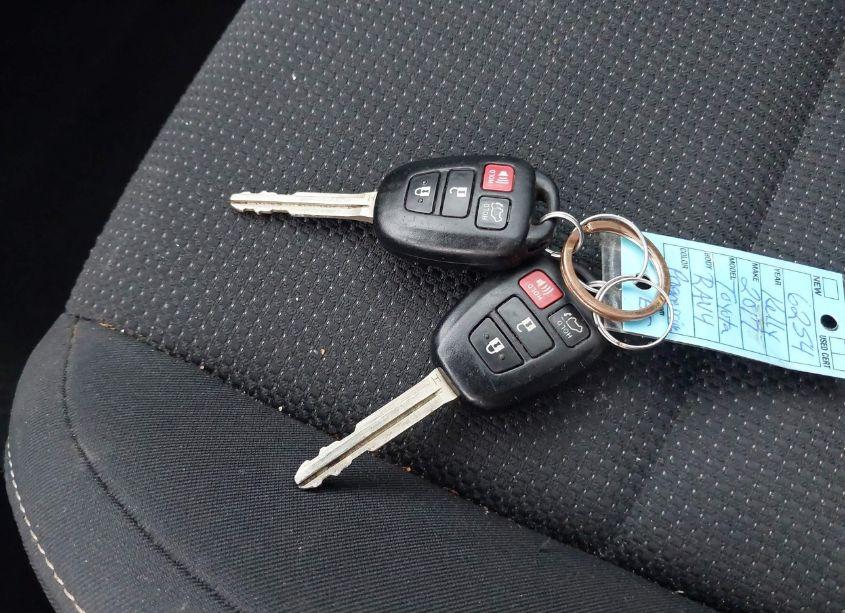 Photo 11 of 2017 Toyota Rav4 XLE (VIN 2T3WFREVXHW352429)