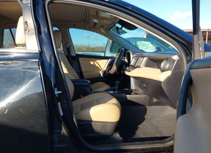 Photo 5 of 2017 Toyota Rav4 XLE (VIN 2T3WFREVXHW366976)