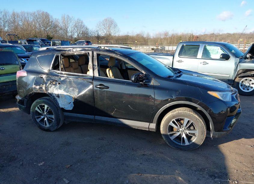 Photo 6 of 2017 Toyota Rav4 XLE (VIN 2T3WFREVXHW366976)