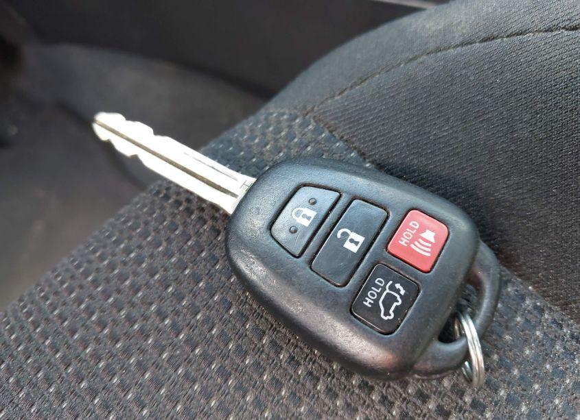 Photo 11 of 2017 Toyota Rav4 XLE (VIN 2T3WFREVXHW369618)