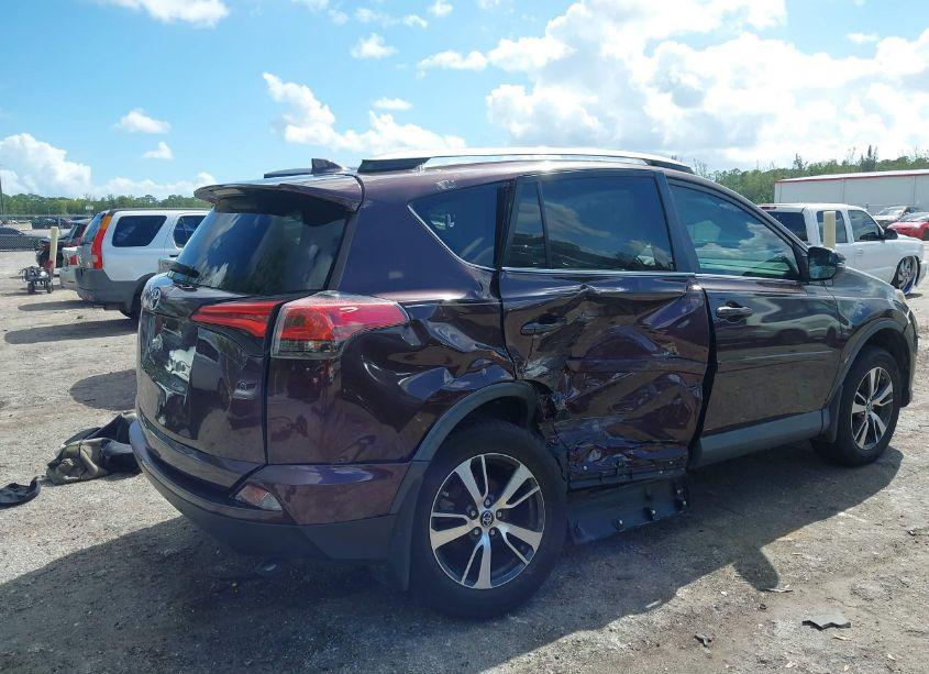 Photo 6 of 2017 Toyota Rav4 XLE (VIN 2T3WFREVXHW369618)