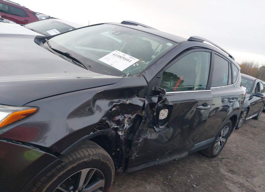 Photo 6 of 2017 Toyota Rav4 XLE (VIN 2T3WFREVXHW379937)