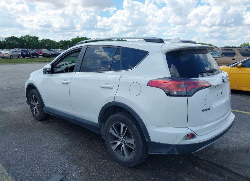 Photo 3 of 2018 Toyota Rav4 XLE (VIN 2T3WFREVXJW410318)