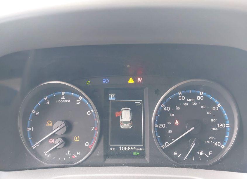 Photo 7 of 2018 Toyota Rav4 XLE (VIN 2T3WFREVXJW410318)