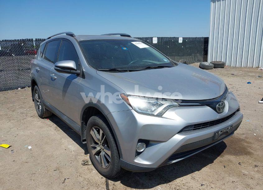 2018 Toyota Rav4 XLE (VIN 2T3WFREVXJW420797) main photo