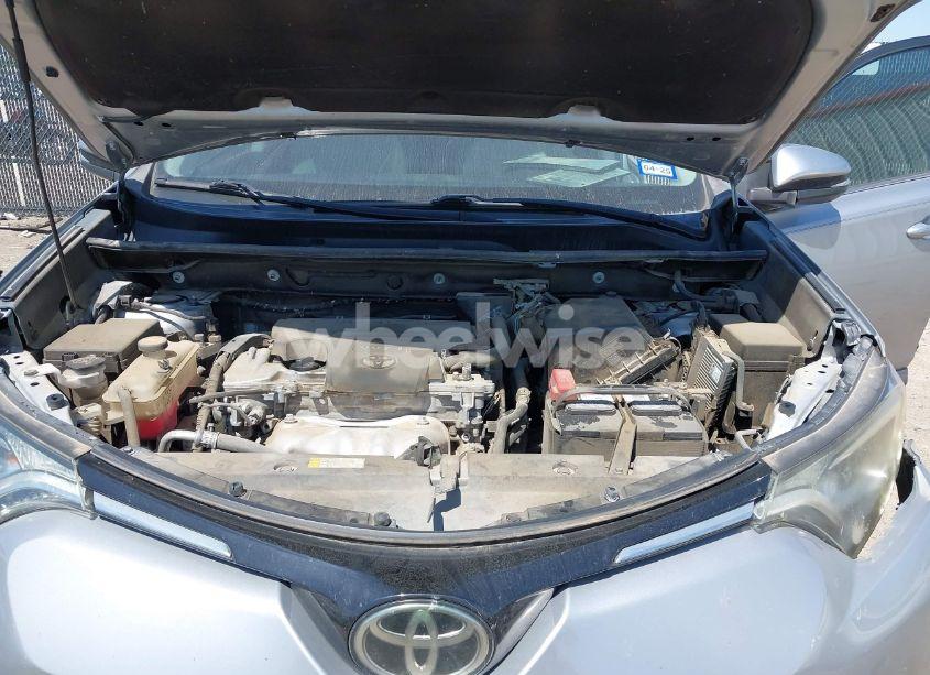 Photo 10 of 2018 Toyota Rav4 XLE (VIN 2T3WFREVXJW420797)