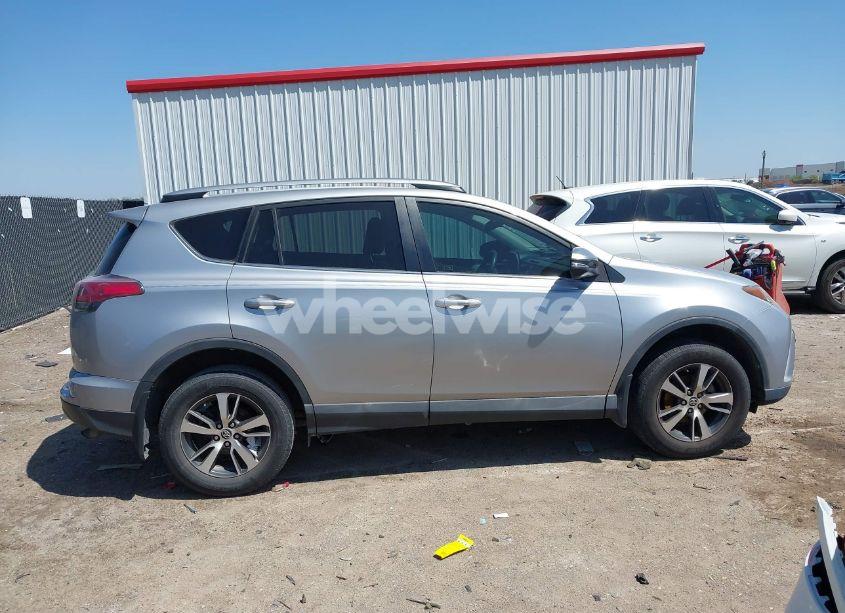 Photo 13 of 2018 Toyota Rav4 XLE (VIN 2T3WFREVXJW420797)