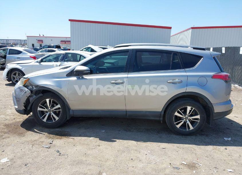 Photo 14 of 2018 Toyota Rav4 XLE (VIN 2T3WFREVXJW420797)