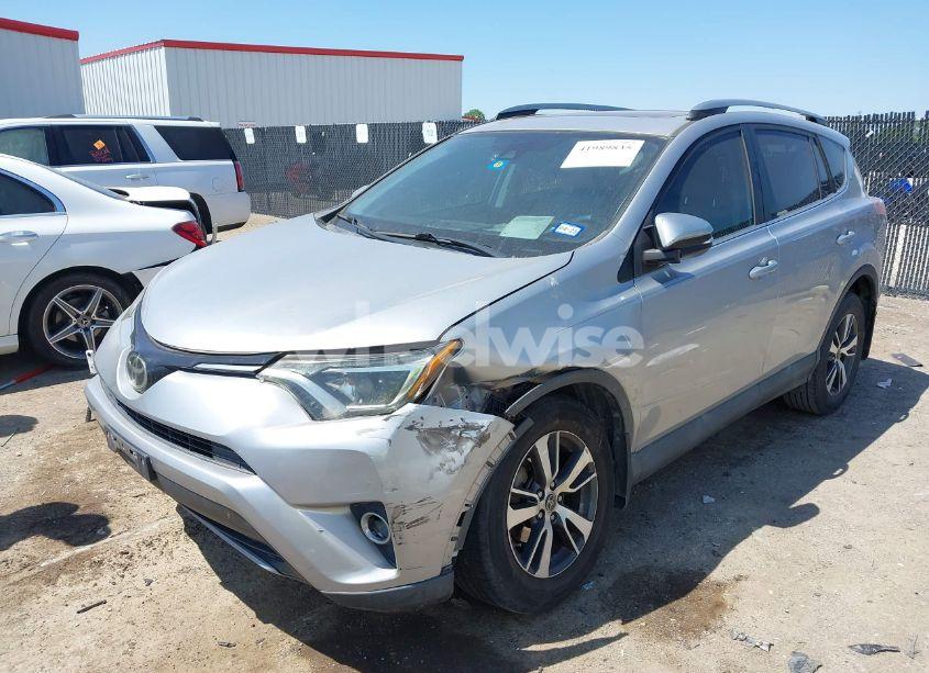 Photo 2 of 2018 Toyota Rav4 XLE (VIN 2T3WFREVXJW420797)