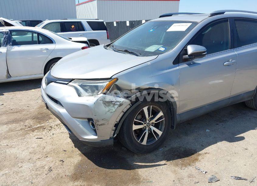 Photo 6 of 2018 Toyota Rav4 XLE (VIN 2T3WFREVXJW420797)