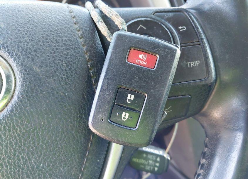 Photo 11 of 2018 Toyota Rav4 ADVENTURE/XLE (VIN 2T3WFREVXJW438183)