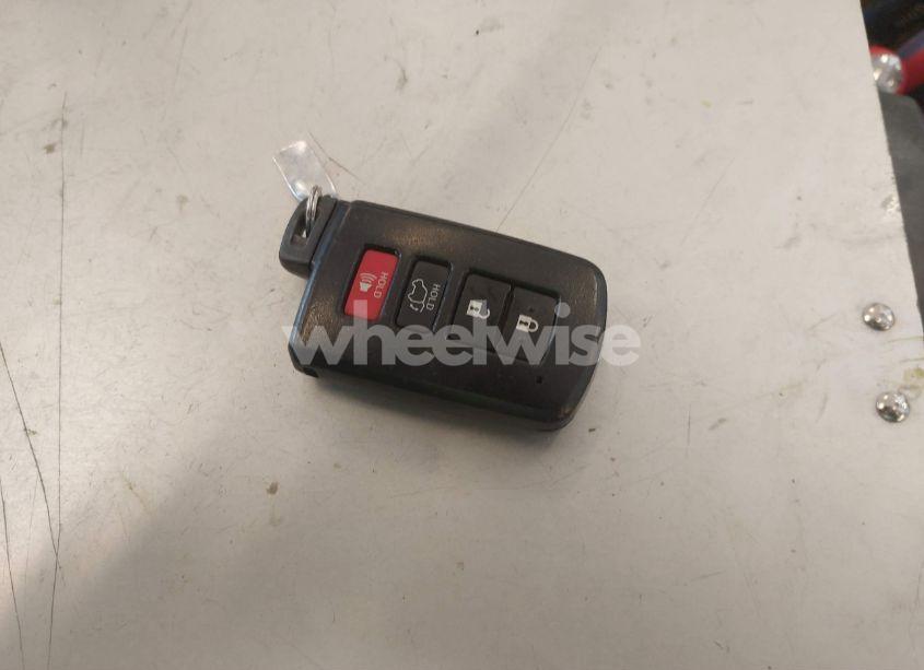 Photo 11 of 2018 Toyota Rav4 ADVENTURE/XLE (VIN 2T3WFREVXJW439060)