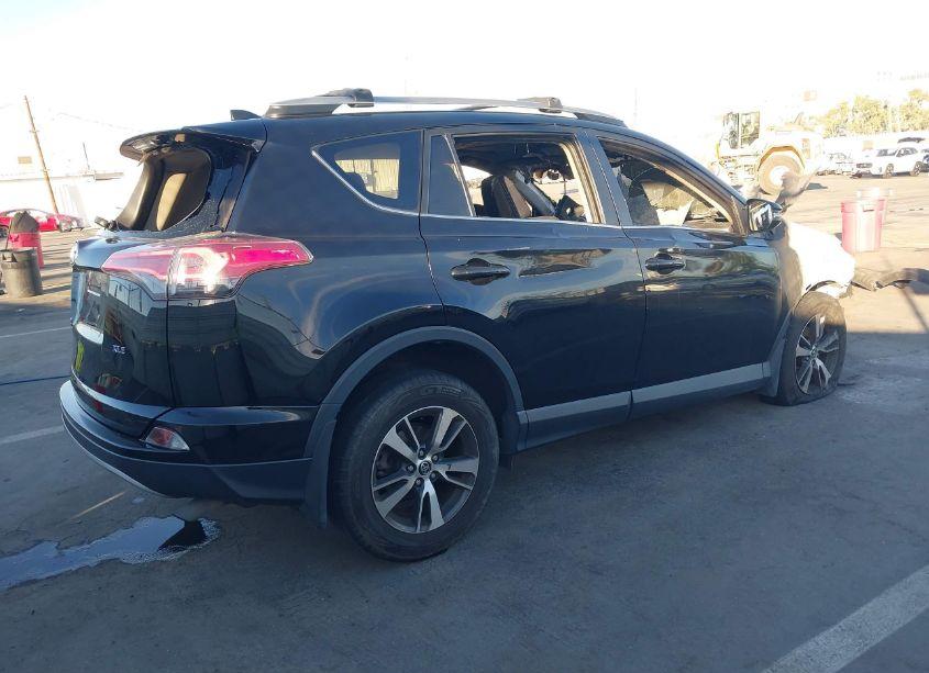 Photo 4 of 2018 Toyota Rav4 ADVENTURE/XLE (VIN 2T3WFREVXJW455940)