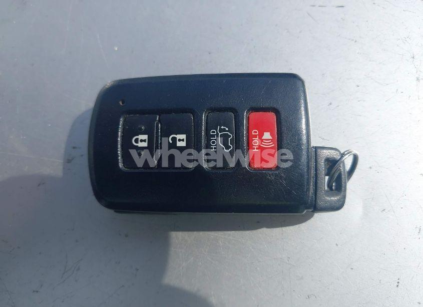 Photo 11 of 2018 Toyota Rav4 ADVENTURE/XLE (VIN 2T3WFREVXJW480854)