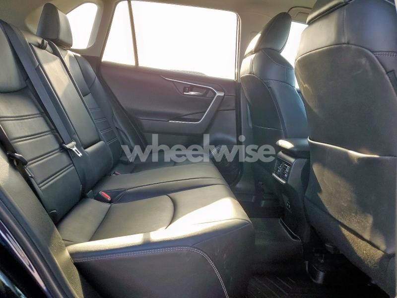 Photo 13 of 2020 TOYOTA RAV4 LIMITED (VIN 2T3Y1RFV3LC048259)