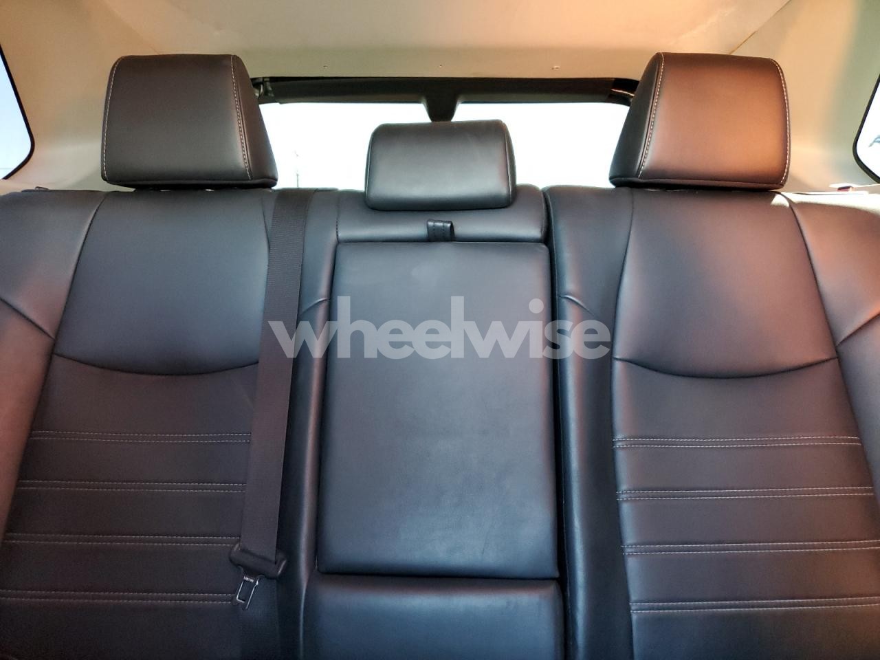 Photo 10 of 2020 TOYOTA RAV4 LIMITED (VIN 2T3Y1RFV3LW073337)