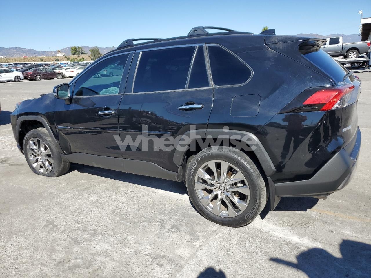 Photo 2 of 2020 TOYOTA RAV4 LIMITED (VIN 2T3Y1RFV3LW073337)