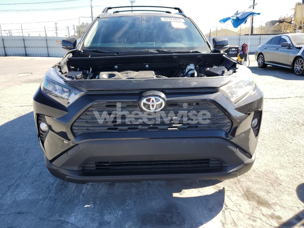 Photo 5 of 2020 TOYOTA RAV4 LIMITED (VIN 2T3Y1RFV3LW073337)