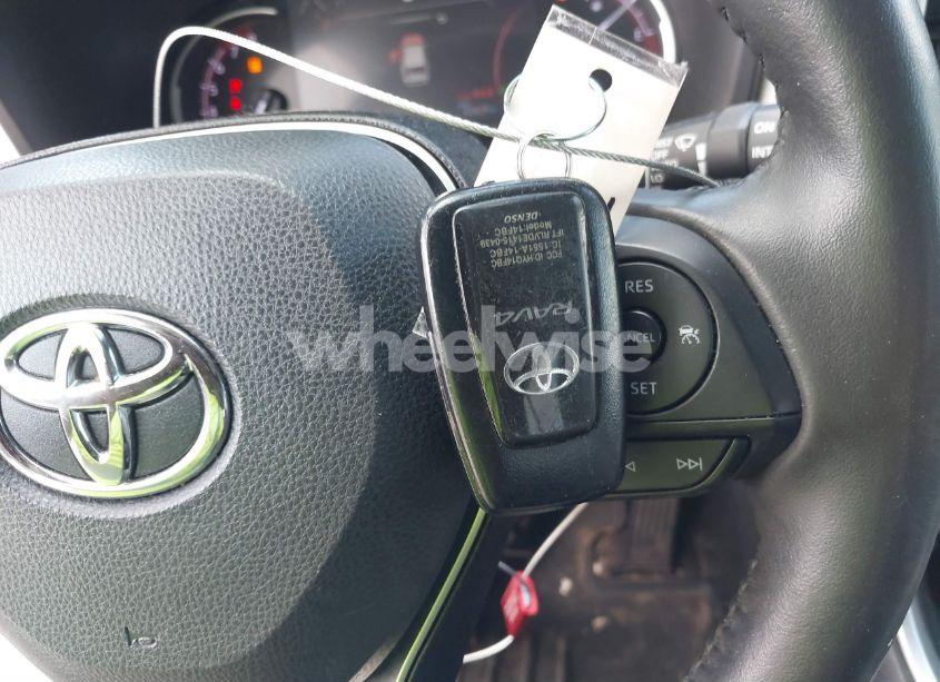 Photo 11 of 2019 Toyota Rav4 LIMITED (VIN 2T3Y1RFV5KW031847)