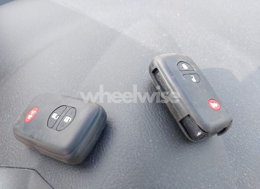 Photo 11 of 2010 Toyota Rav4 LIMITED (VIN 2T3YF4DV7AW023884)