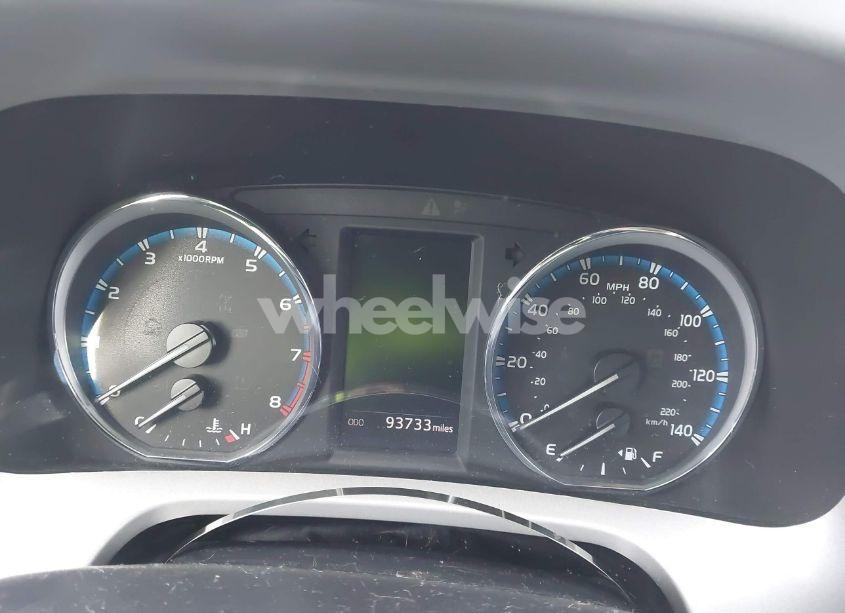 Photo 7 of 2018 Toyota Rav4 LIMITED/PLATINUM (VIN 2T3YFREV1JW420390)