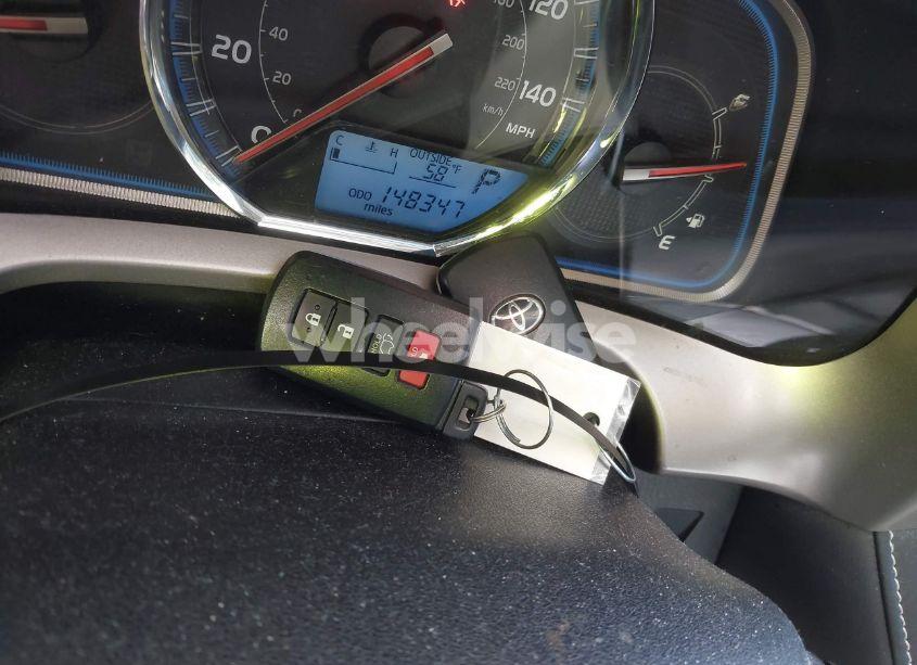 Photo 11 of 2015 Toyota Rav4 LIMITED (VIN 2T3YFREV2FW184565)