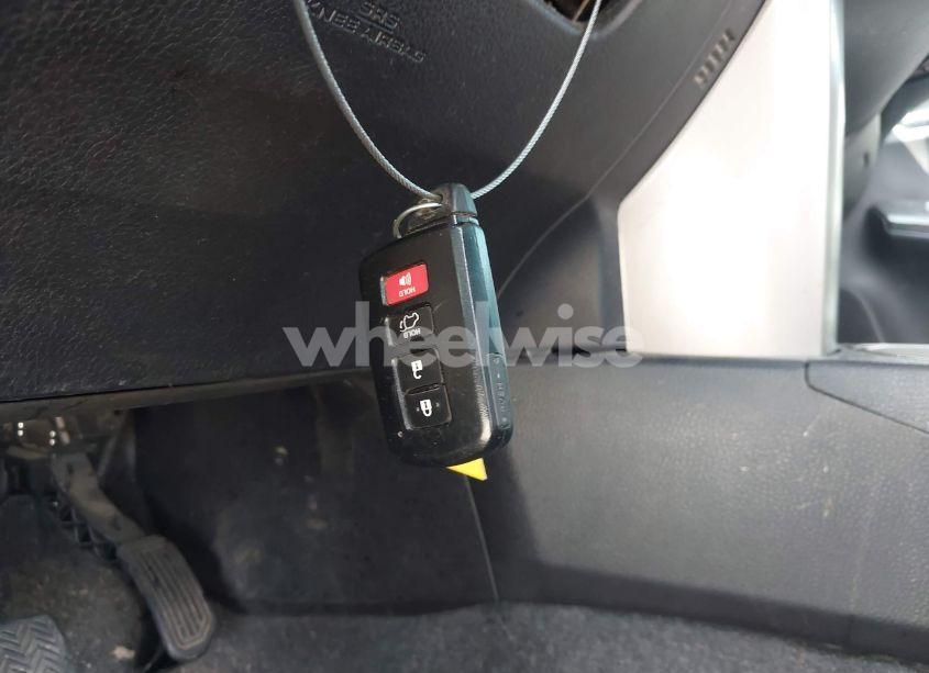 Photo 11 of 2018 Toyota Rav4 LIMITED (VIN 2T3YFREV3JW407107)