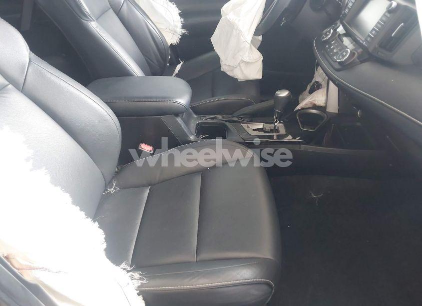 Photo 5 of 2018 Toyota Rav4 LIMITED (VIN 2T3YFREV5JW427648)