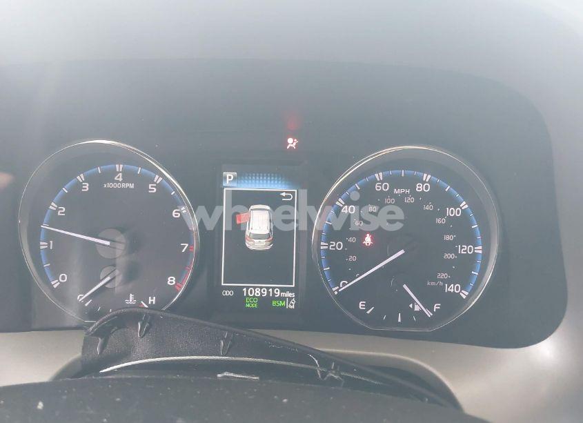 Photo 7 of 2018 Toyota Rav4 LIMITED (VIN 2T3YFREV5JW427648)