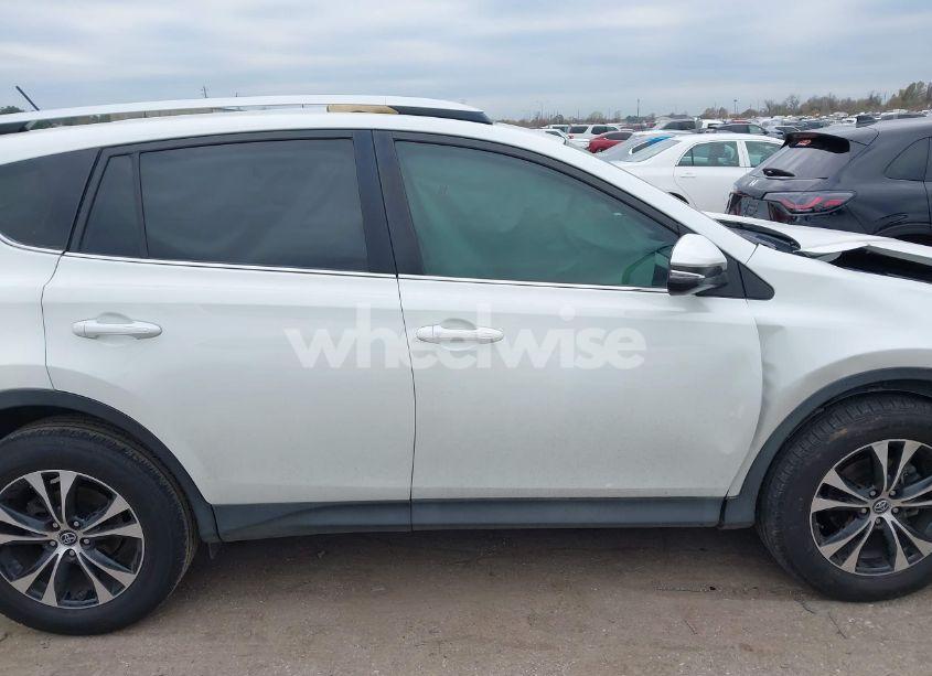 Photo 13 of 2015 Toyota Rav4 LIMITED (VIN 2T3YFREV6FW211542)