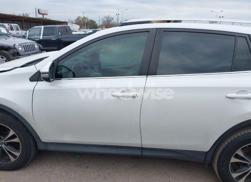 Photo 14 of 2015 Toyota Rav4 LIMITED (VIN 2T3YFREV6FW211542)