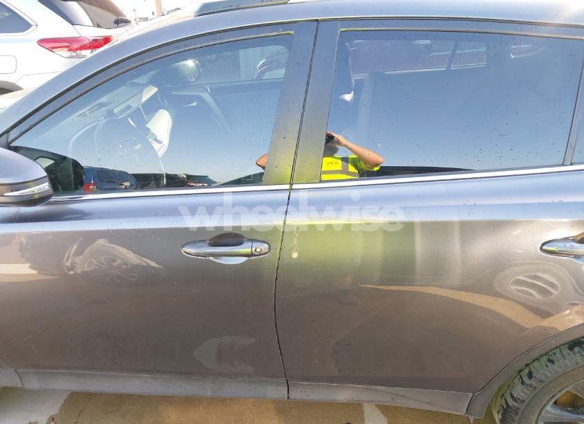 Photo 14 of 2015 Toyota Rav4 LIMITED (VIN 2T3YFREV6FW231144)