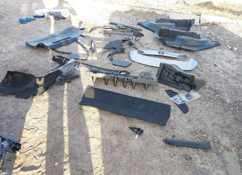 Photo 12 of 2018 Toyota Rav4 LIMITED (VIN 2T3YFREV6JW414553)