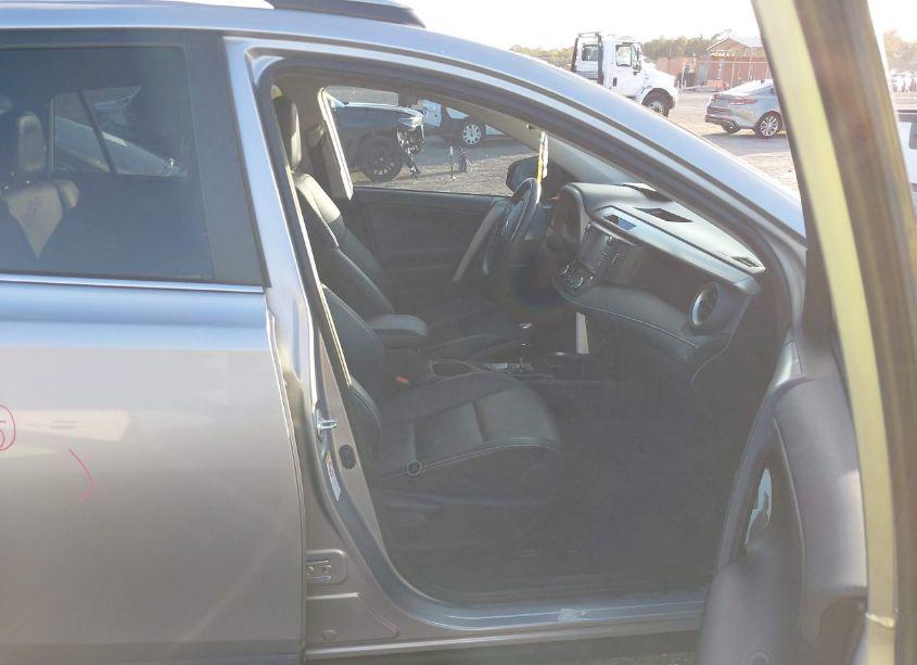 Photo 5 of 2018 Toyota Rav4 LIMITED (VIN 2T3YFREV6JW414553)