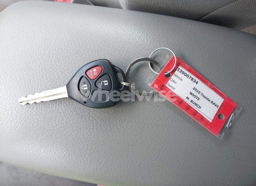 Photo 11 of 2010 Toyota Rav4 (VIN 2T3ZF4DV2AW041956)