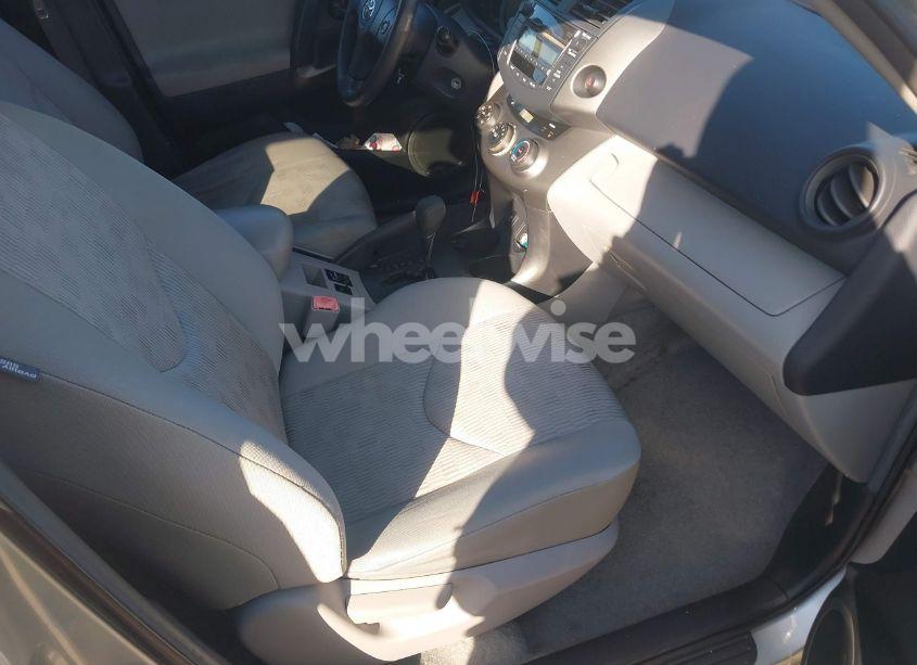 Photo 5 of 2011 Toyota Rav4 (VIN 2T3ZF4DV2BW104605)