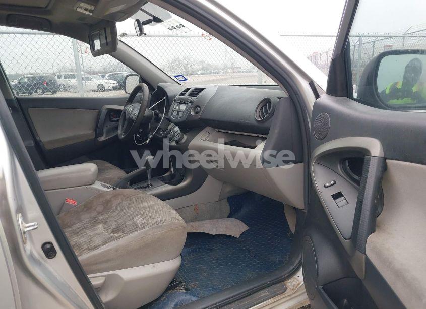 Photo 5 of 2011 Toyota Rav4 (VIN 2T3ZF4DV3BW064261)