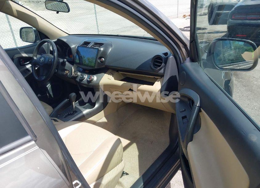 Photo 5 of 2011 Toyota Rav4 (VIN 2T3ZF4DV5BW079392)