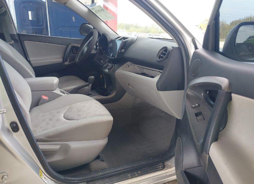 Photo 5 of 2011 Toyota Rav4 (VIN 2T3ZF4DV5BW105764)