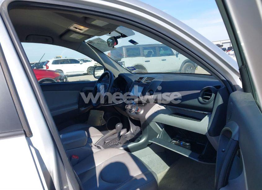 Photo 5 of 2011 Toyota Rav4 (VIN 2T3ZF4DV7BW085050)