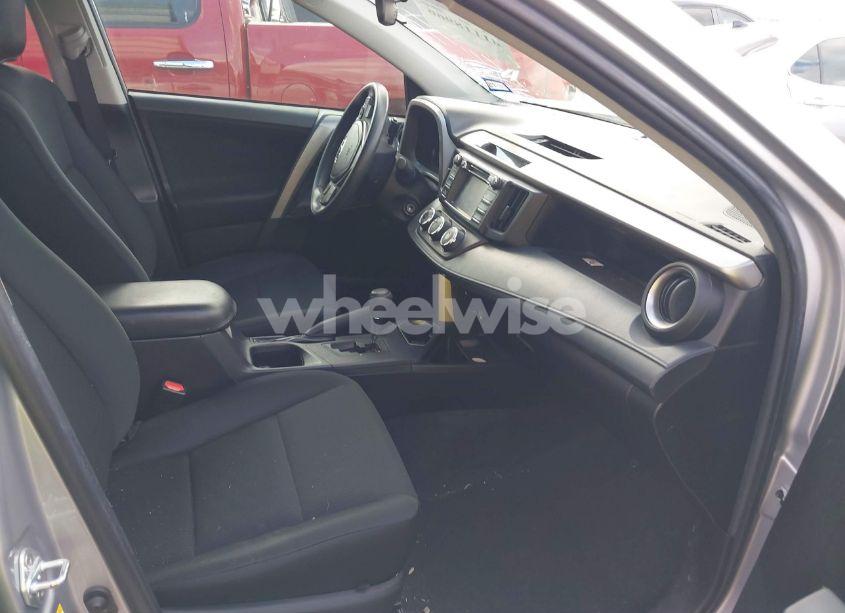 Photo 5 of 2018 Toyota Rav4 LE (VIN 2T3ZFREV0JW470119)