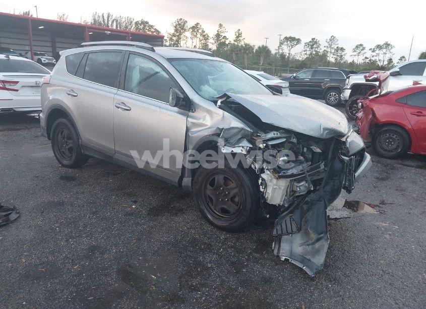 2018 Toyota Rav4 LE (VIN 2T3ZFREV0JW515530) main photo